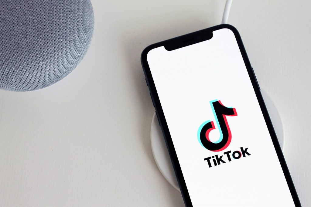 How Does TikTok Pay? From Creator Fund to Creativity Program how to go live on tiktok un repost